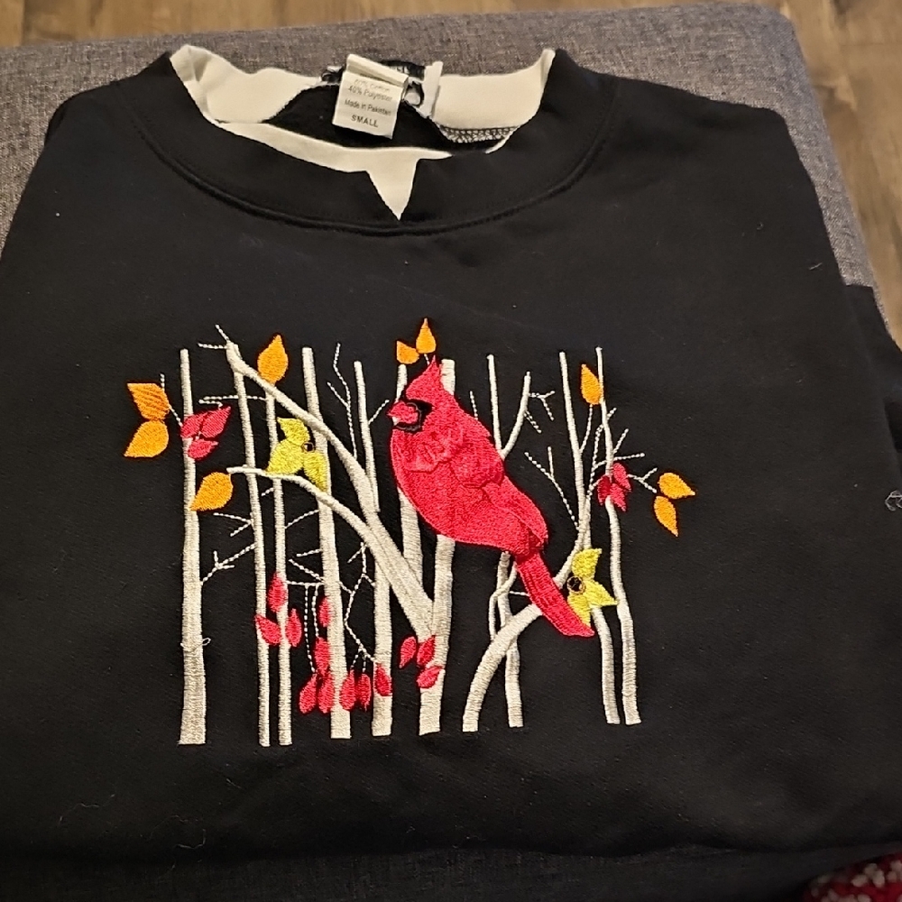 Vintage sweatshirt Black Cardinal Embroidery Metropolitan Tree Leave Bird Small